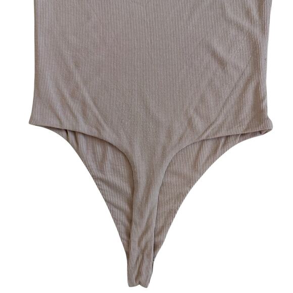 Superdown Revolve Bodysuit Top Halter Ribbed Stretch Open Back Size Medium Taupe - Picture 6 of 10